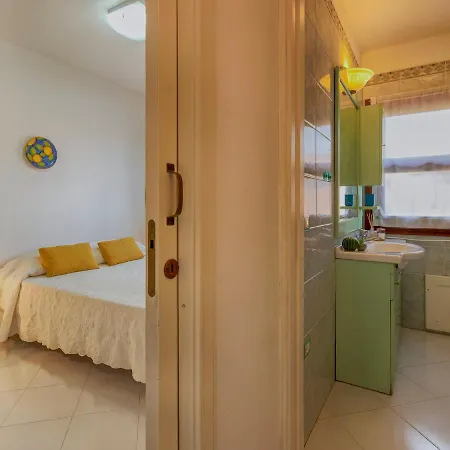 D2 - F2 By Interhome *